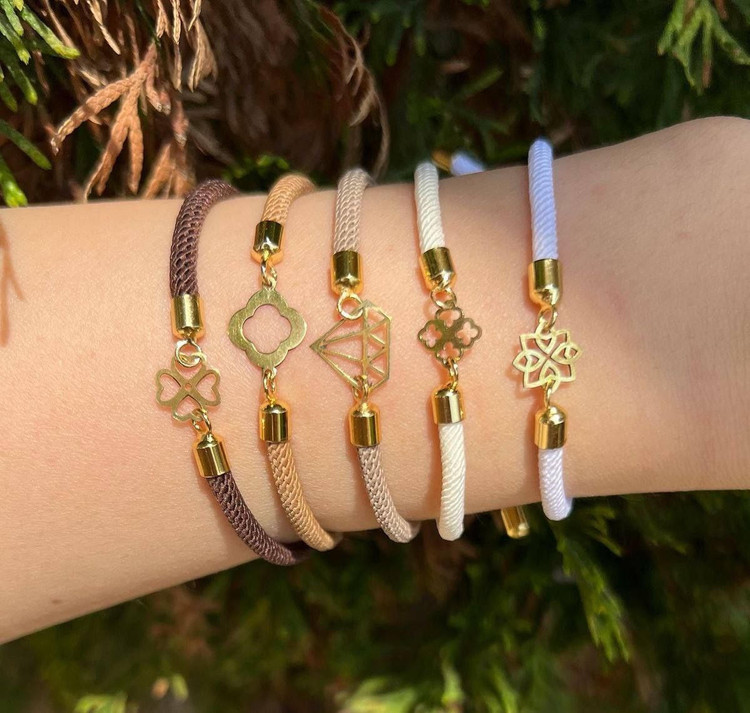 دستبند کادویی جذاب