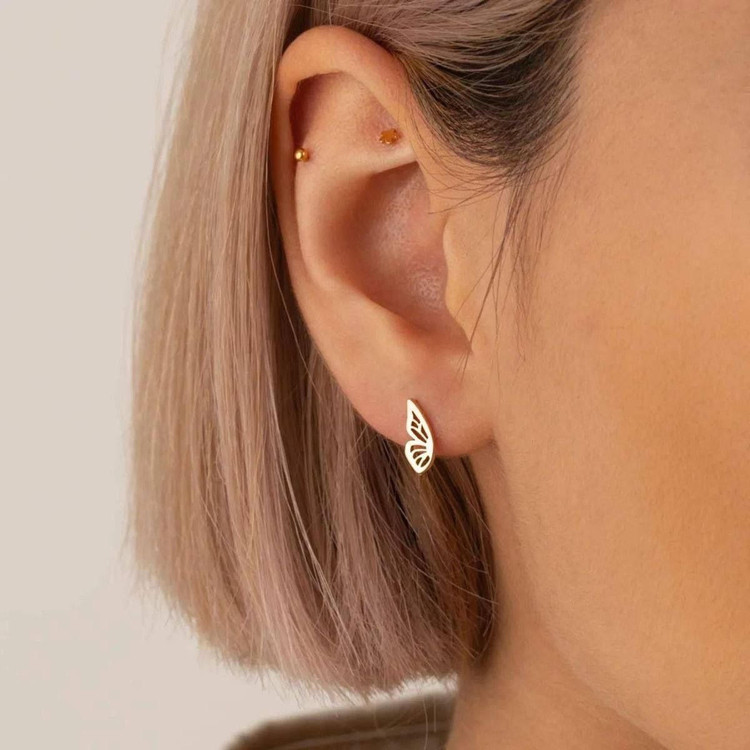 گوشواره جذاب میخی